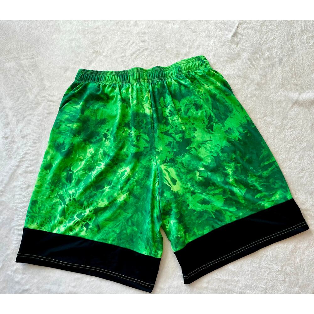 Under Armour Mens Medium Green Athletic Shorts Loose Fit Performance